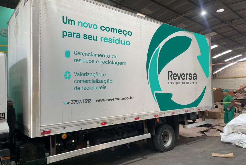 Caminhão Baú para Transporte de Resíduos: Solução Eficaz para o Descarte Seguro e Organizado